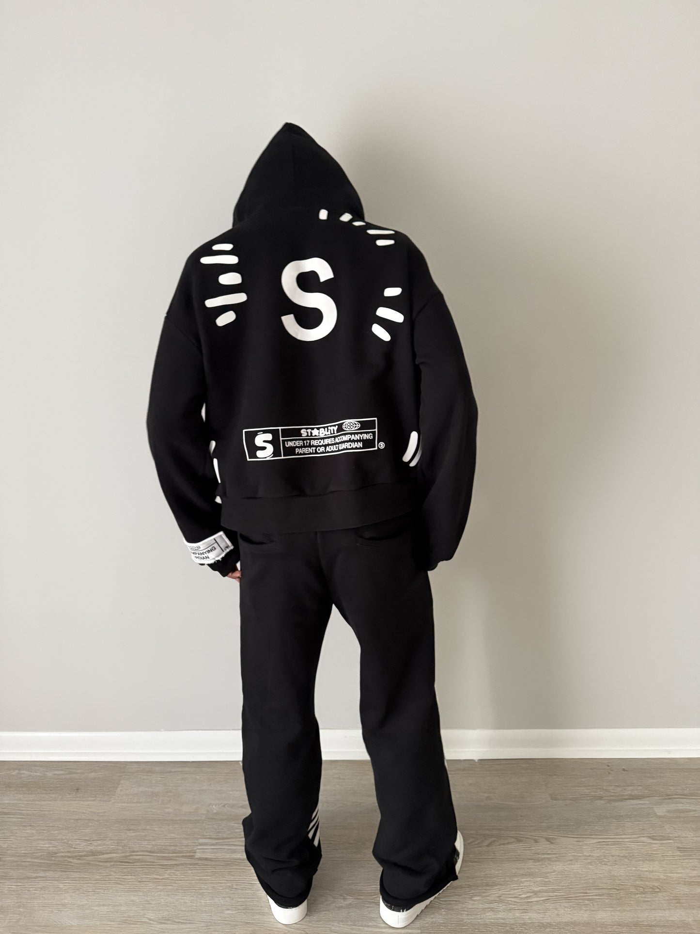 stable uniform sweat suit